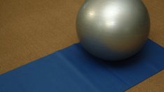 Упражнения с топка за добра фигура