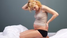 Болка при разтягане на маточните сухожилия