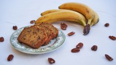 Бананов хляб с фурми и орехи