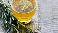 Как да облекчите главоболието с помощта на розмарин