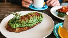 Ежедневни навици, които тайно ви карат да напълнявате 