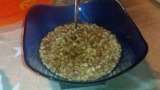 Топенка с мед, орехи и чесън