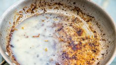 5 трика как да отстраните загорялата мазнина от съдовете