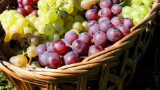 Маски за лице с морков и грозде