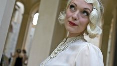 По грима и ноктите посрещат, по сенките и червилото изпращат