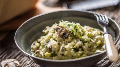 Ризото с гъби, тиквички и бекон