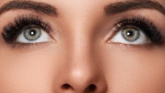 Как да имитирате по-плътни мигли с помощта на спиралата 