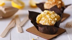 Лимонови мъфини с карамелена поръска