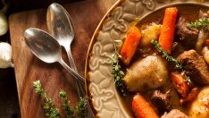 Свинско в гювече