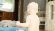 Каква е връзката между гледането на телевизия и проблемите в училище?