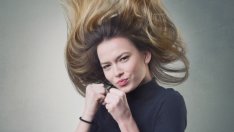 Как да превърнем израсналите корени в ефектна прическа?