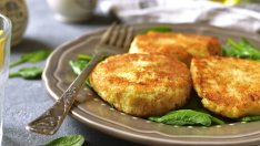 Кюфтета от тиквички със сирена