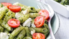 Вегетарианска паста пене с чери домати