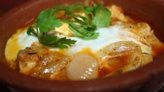 Гювечета с пилешко и зеленчуци