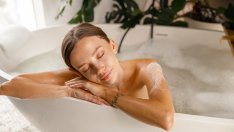 Какво се случва с тялото, ако стоите във ваната много дълго