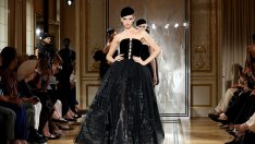 Пайети и златисто в колекцията на Giorgio Armani Privé Haute Couture за есен-зима 2025-2026 (+Снимки)