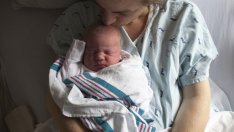 Външният вид на бебето – ще се запазят ли сините очи и русата коса?