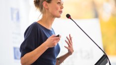 Какво означават на езика на тялото някои често заемани пози?