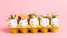 Минивази от яйчени черупки – красива декорация за Цветница и Великден