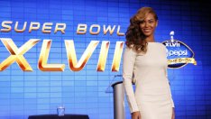 Прически за къдрави коси