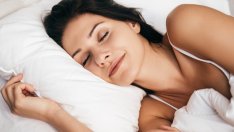 Какво прави мозъкът по време на сън?