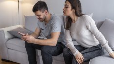 4 начина да разберете дали партньорът ви крие нещо от вас