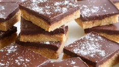 Фъстъчени барчета с шоколад