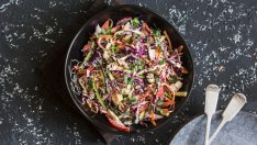 Разноцветна салата колсло