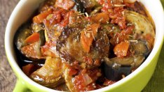 Задушени тиквички с патладжан и гъби