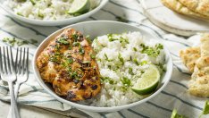 Мариновани пилешки гърди на тиган