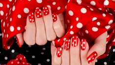 Как да си направите маникюр на точки с помощта на лепенка
