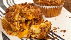 Щройсел мъфини с праскови