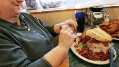 Емоционалното хранене – как да го прекратим