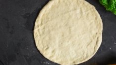 Чесново тесто за домашна пица