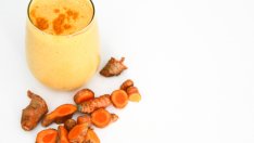 3 лековити смутита с куркума за здраве 