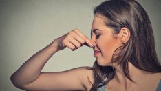 За какво подсказва мирисът на урината? 