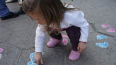 Заедно залепихме 300 розови и сини стъпчици за повече здрави бебета в България