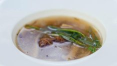 Пикантна пилешка супа с тортия 