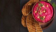 Хумус с цвекло, нахут и рикота