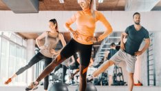 Кой плод помага за поддържане на костите здрави и силни?