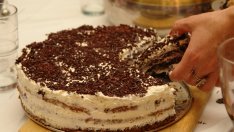 Торта с цедено кисело мляко и сладко от смокини