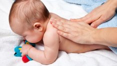 Етерични масла, които се грижат за бебешката кожа