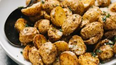 Печени картофи с пармезан и чесън