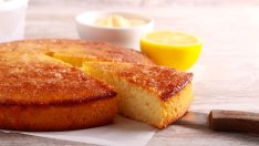 Сиропиран кекс с лимон