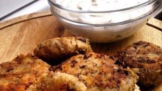 Кюфтета от леща с бял сос