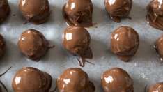 Домашни бонбони от козунак