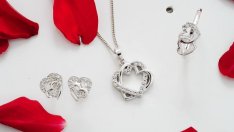 Защо да изберем сребърни бижута за подарък за Коледа?