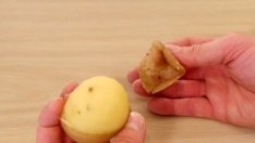 Обелете лесно картофите