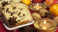 Кекс с ябълки, стафиди и орехи