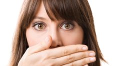 Как да почистим устата и небцето